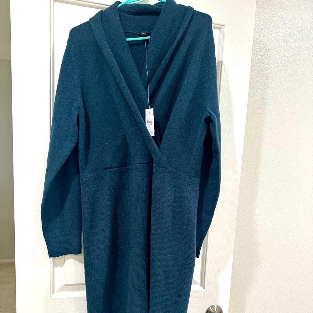 Dark green long sleeve dress